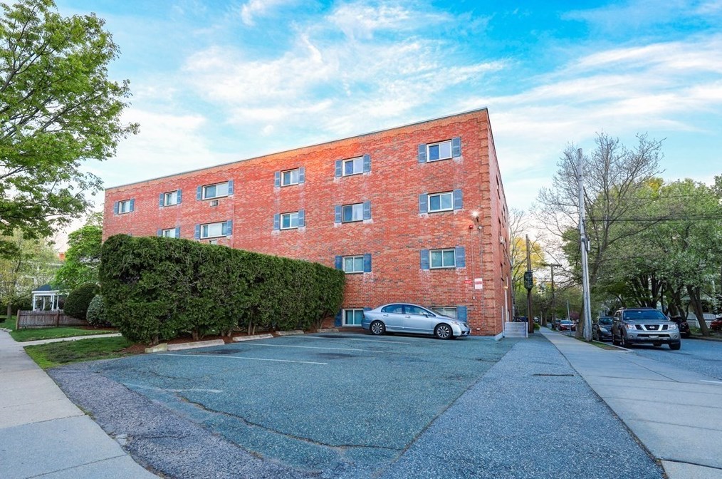 183 Mount Auburn St Apt 41, Watertown, MA 02472
