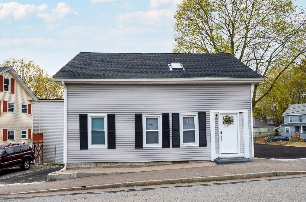 24 Maple St, Spencer, MA