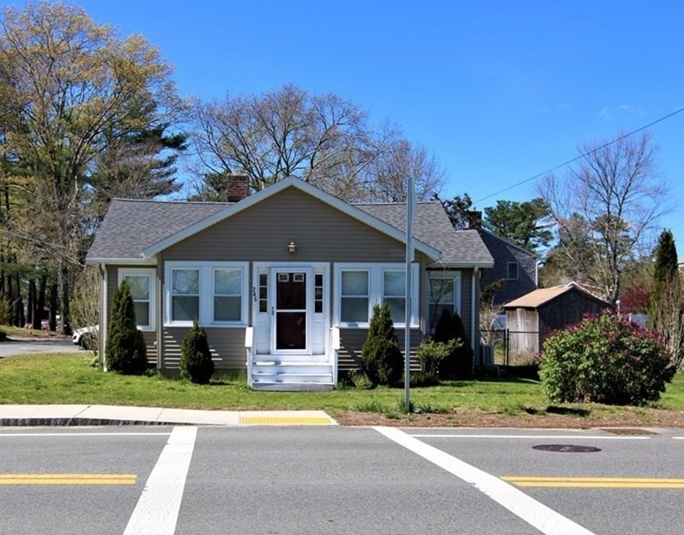 245 Mattak Eesett St, Pembroke, MA 02327 exterior