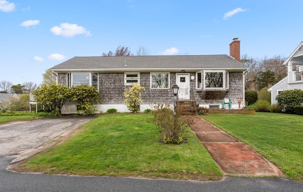 58 Bellavista Dr, Bourne, MA 02559 exterior