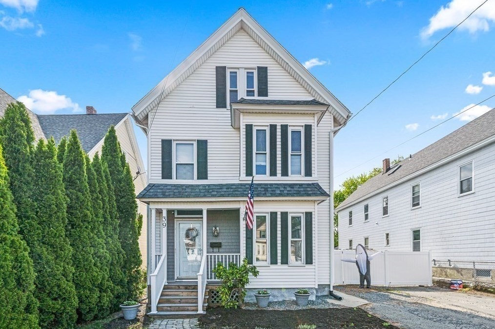 39 4th Ave, Lowell, MA 01854
