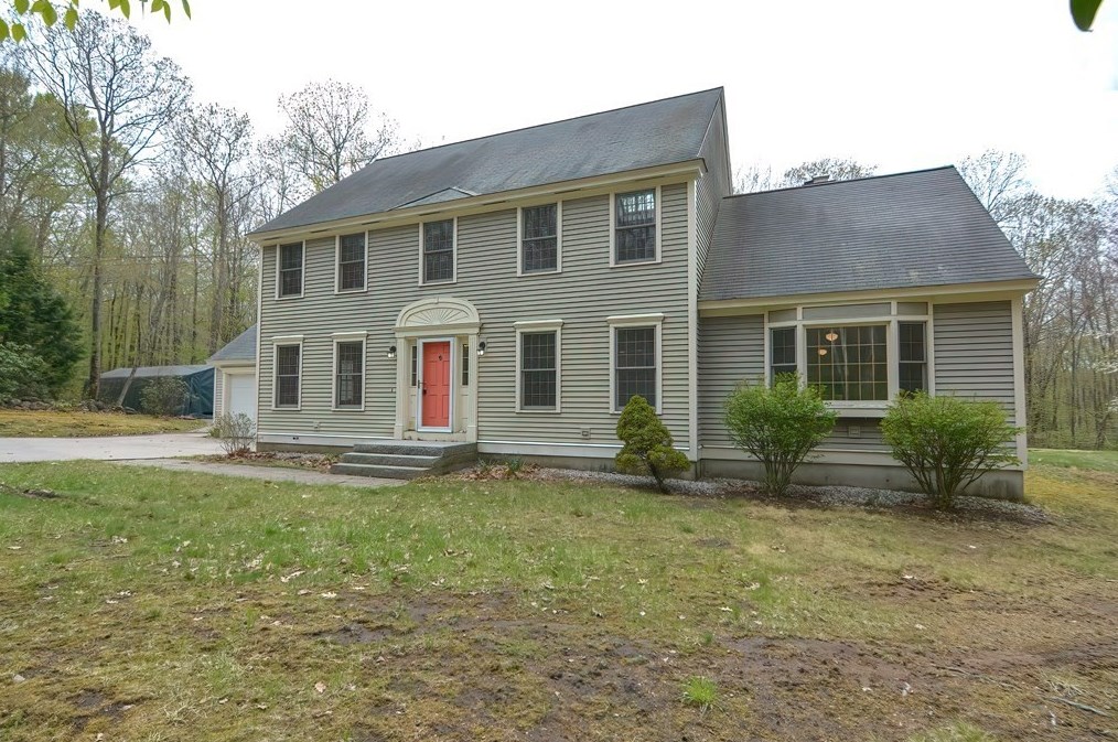 38 Bayberry St, East Pepperell, MA 01463 exterior