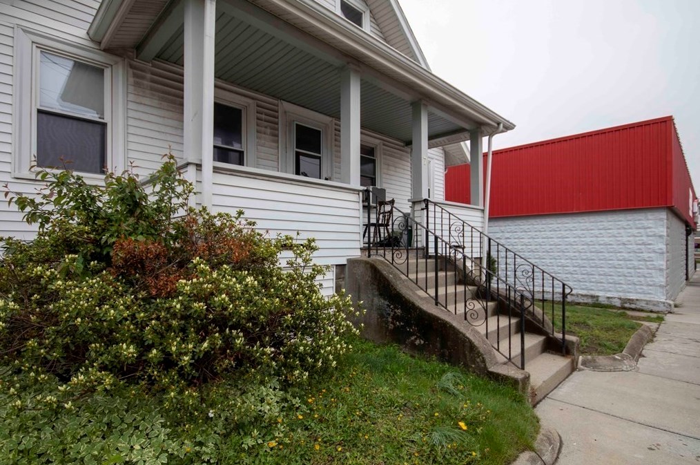 7 Edenfield Ave, Watertown, MA 02472 exterior