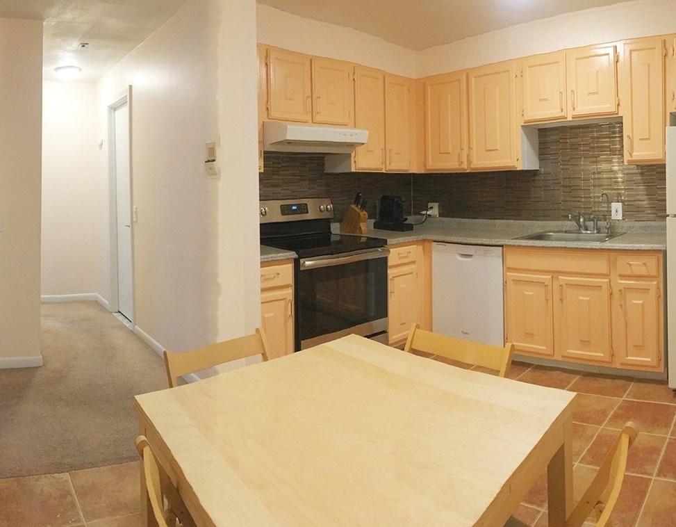 205 Great Rd Apt C10, Acton, MA 01720