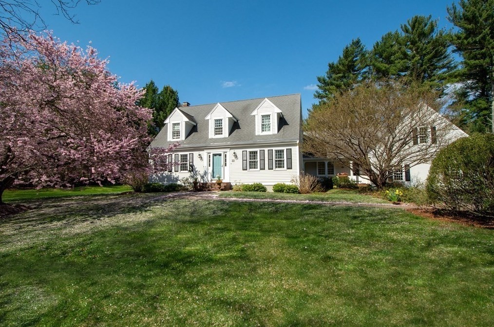 22 Perry Dr, Duxbury, MA 02332 exterior