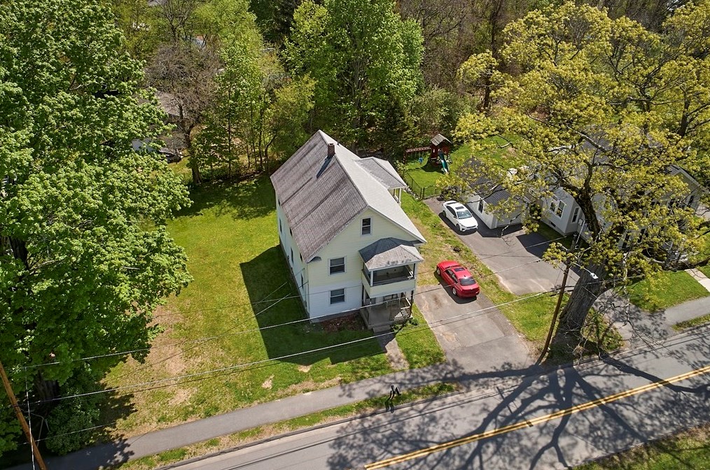 35 Hinckley St, North Hampton, MA 01062 exterior