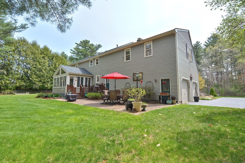 27 Birch Tree Rd, Foxborough, MA 02035 exterior