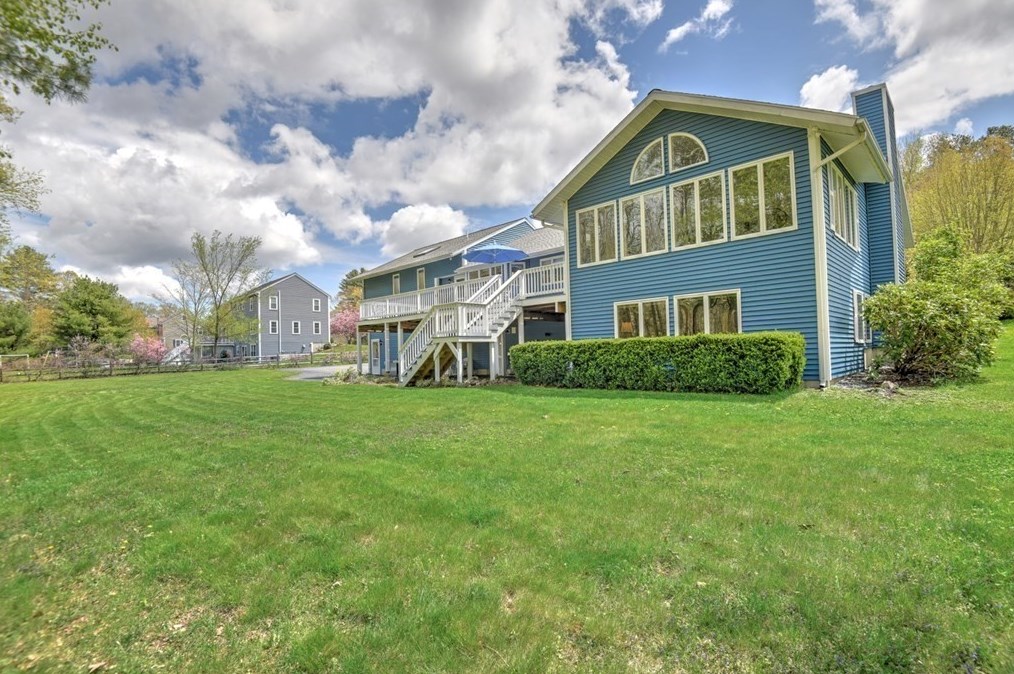 14 Aaron Dr, Topsfield, MA 01983