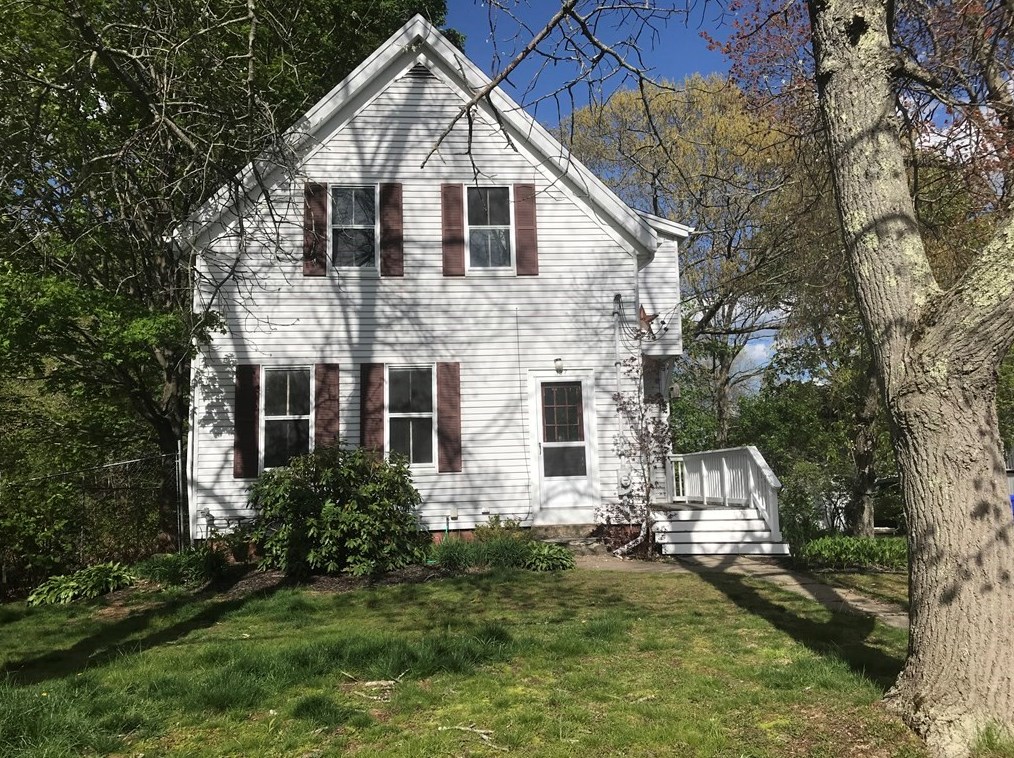 137 Myrtle St, Rockland, MA 02370 exterior