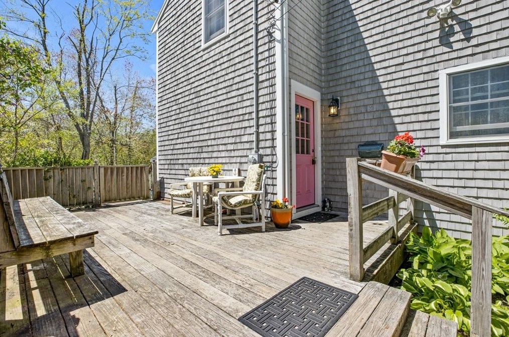 24 Woodland Rd, Scituate, MA 02066-2631
