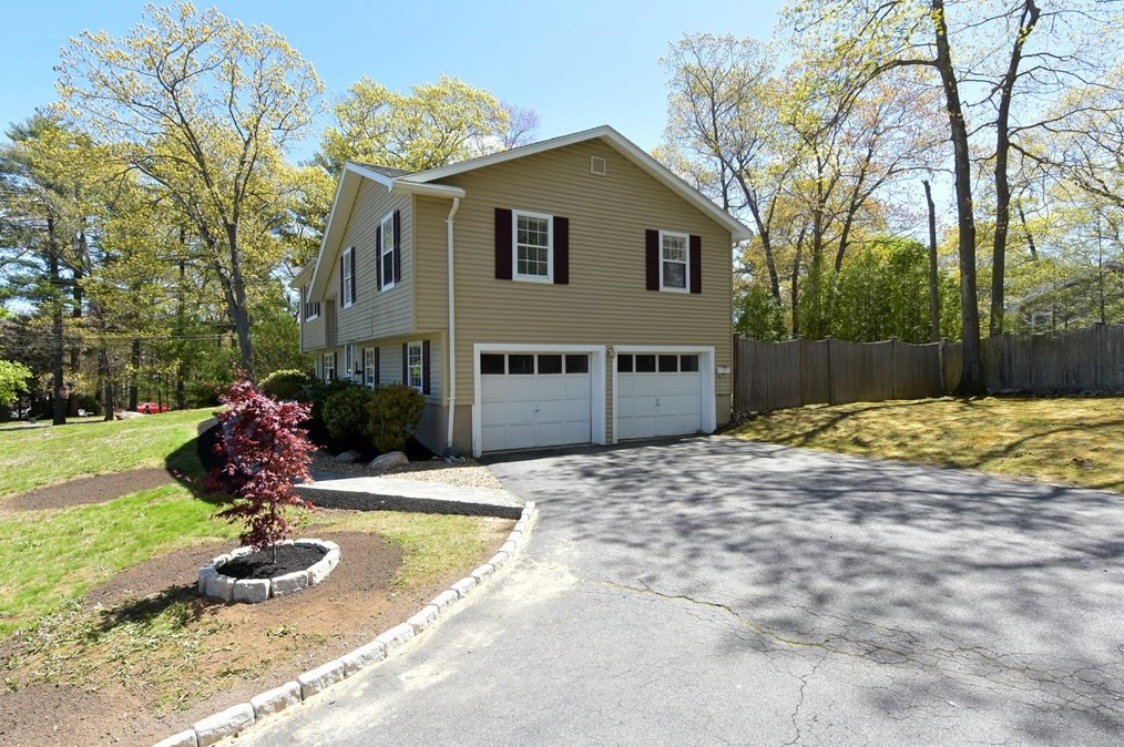 12 Noble Hill Rd, Beverly-Farms, MA 01915 exterior