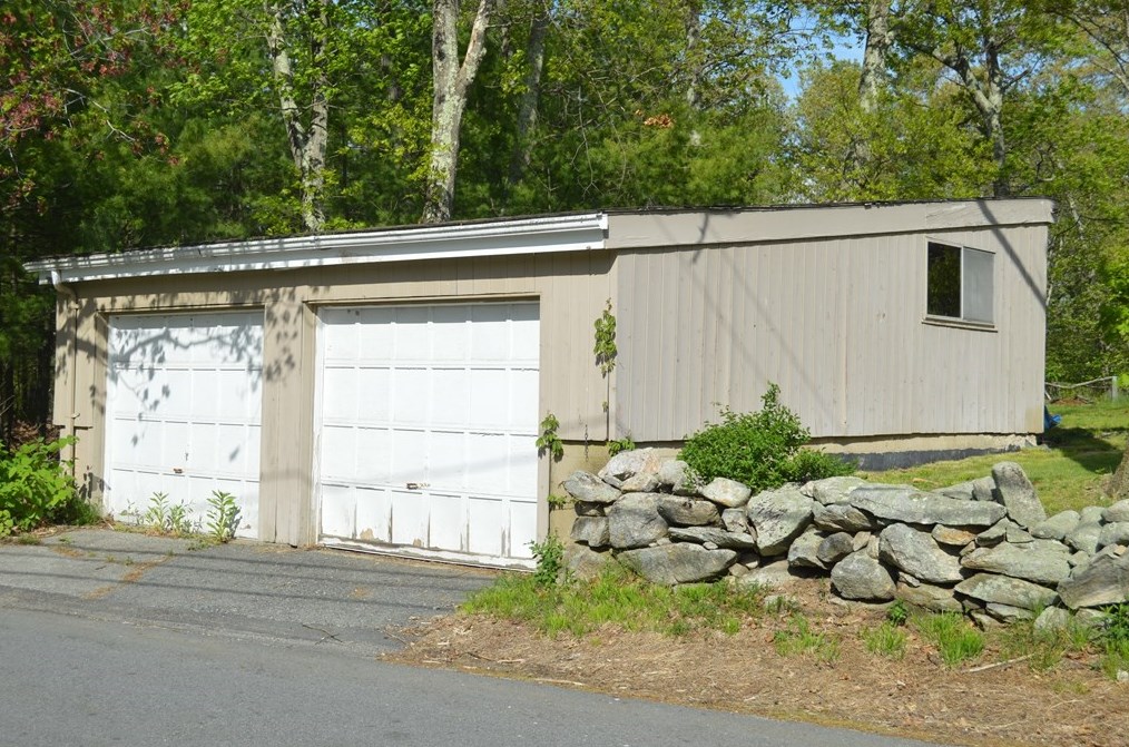 276 Cooper Rd, Northbridge, MA 01534 exterior