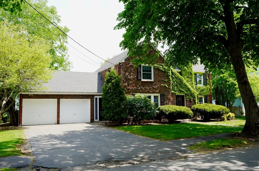 11 Miles Standish Rd, Marblehead, MA 01945 exterior
