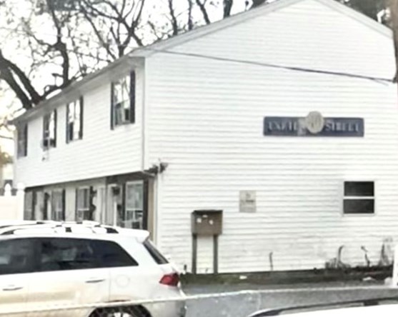 40 Exeter St, Lawrence, MA 01843