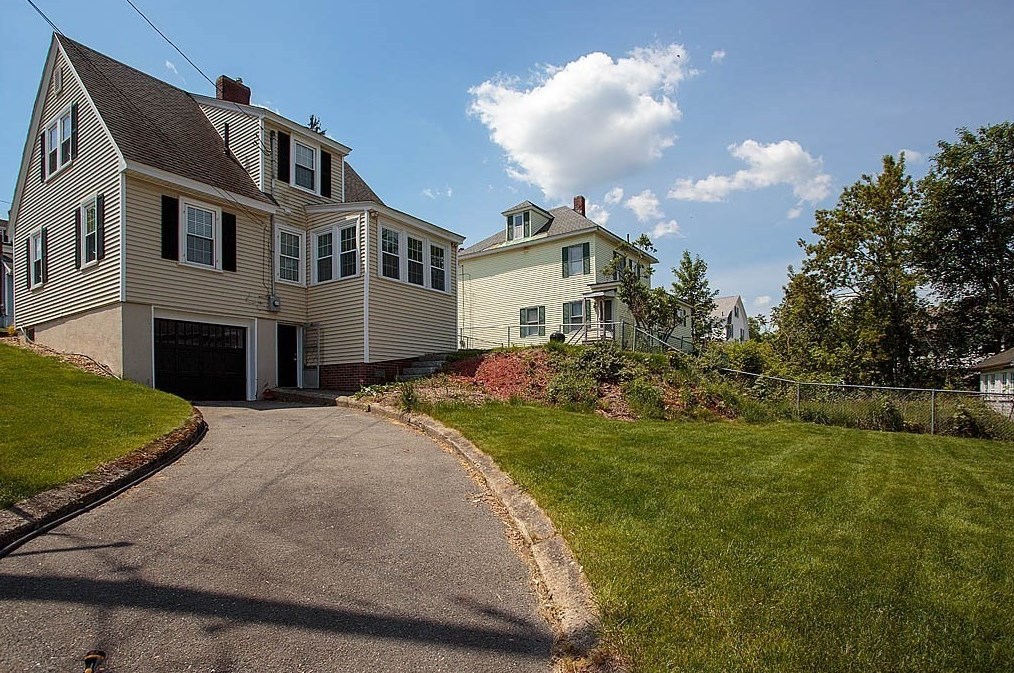 20 Dundee St, Lowell, MA 01850 exterior