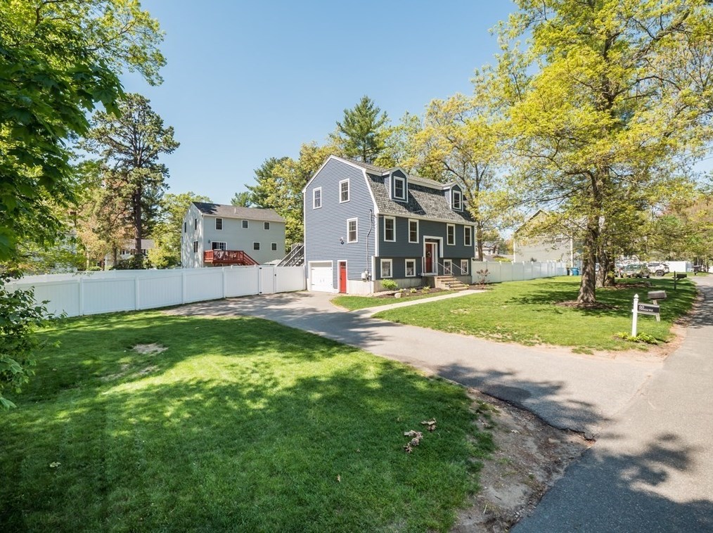 60 Chestnut Rd, Tewksbury, MA 01876-4010