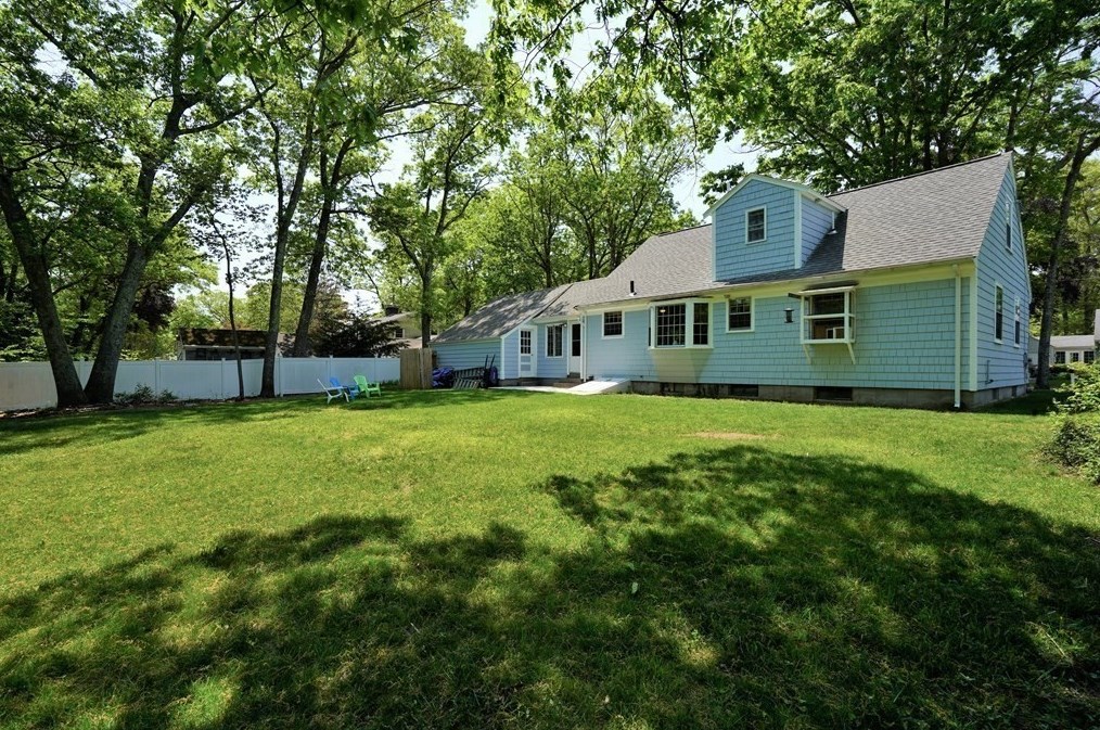 45 Anawan Rd, North Attleboro, MA 02760 exterior