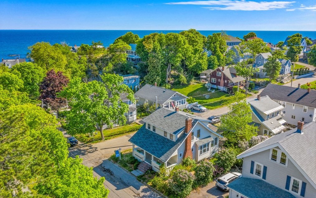 16 Valley Beach Ave, Nantasket Beach, MA 02045 exterior