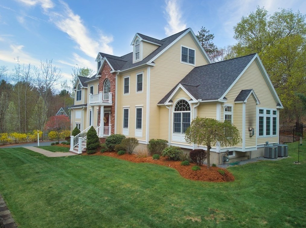 1 Alexandria Way, Chelmsford, MA exterior