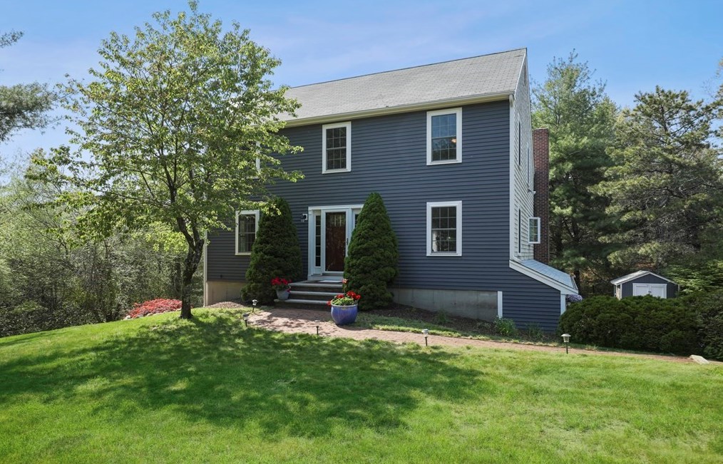 61 Martingale Ln, Plymouth, MA 02360 exterior