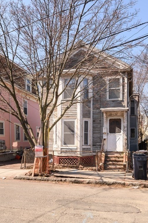27 Jay St, Cambridge, MA 02139-3124