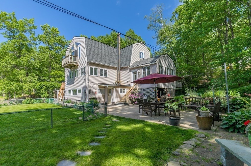 21 Redskin Trl, Groton, MA 01450 exterior