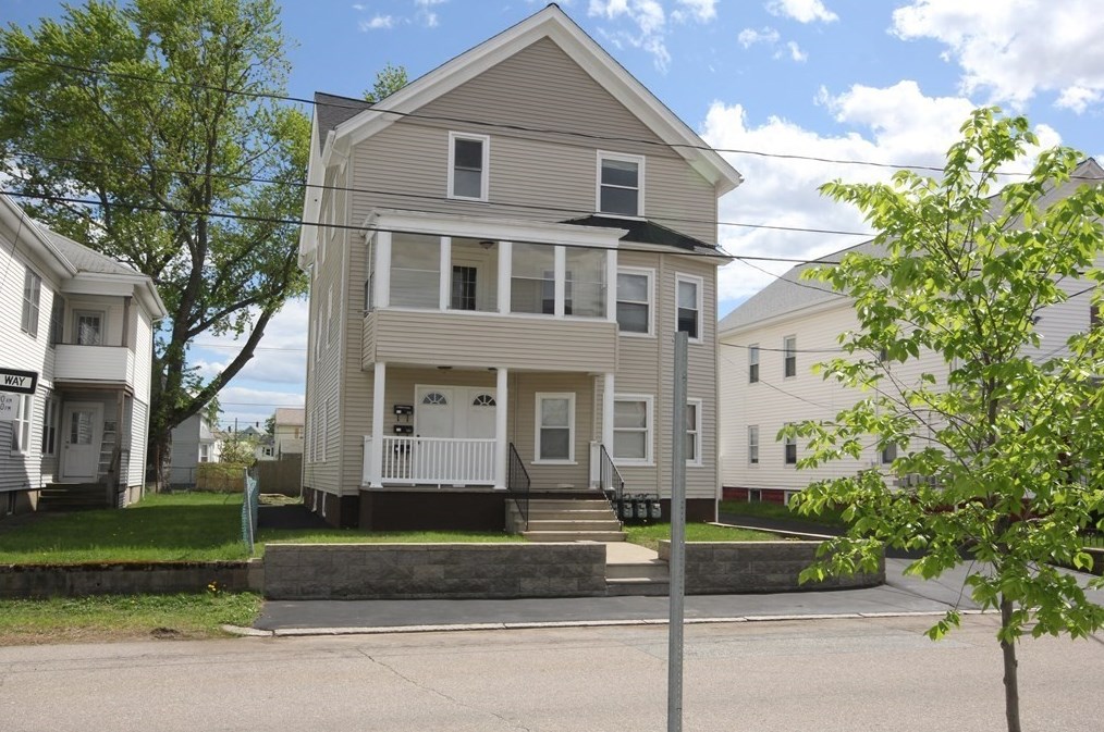 131 Pullen Ave, Pawtucket, RI 02861 exterior