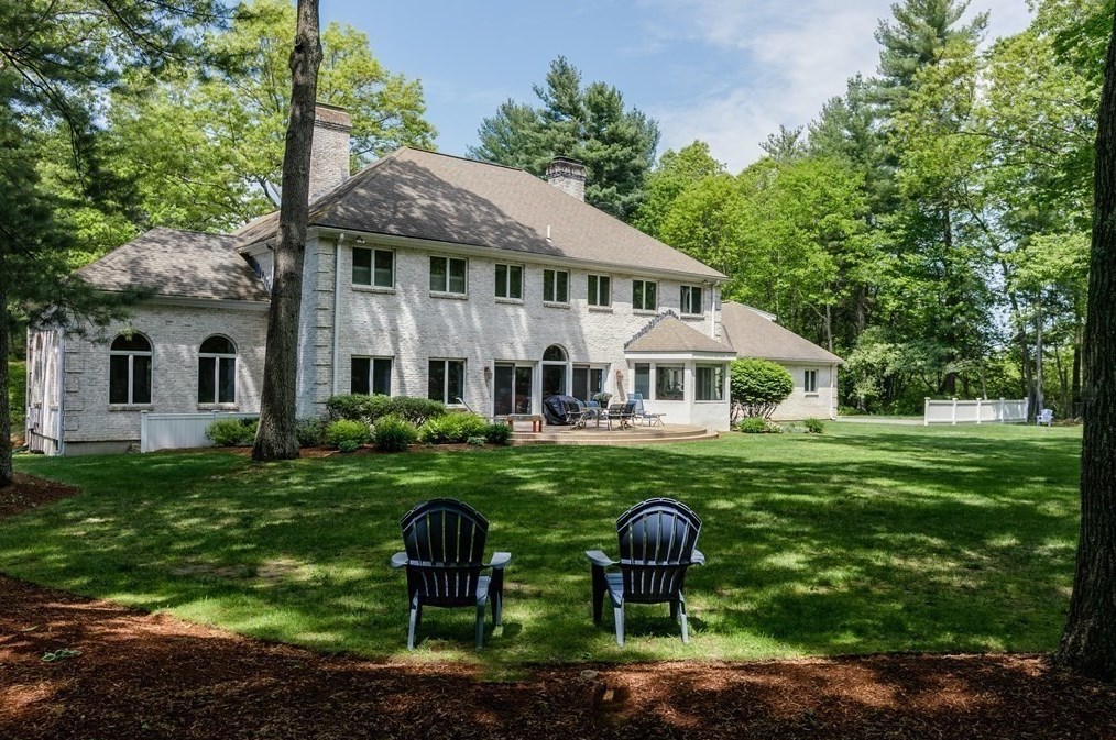 70 Alford Cir, West Concord, MA 01742 exterior