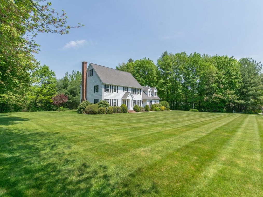 25 Old Pasture Dr, East Longmeadow, MA 01028 exterior