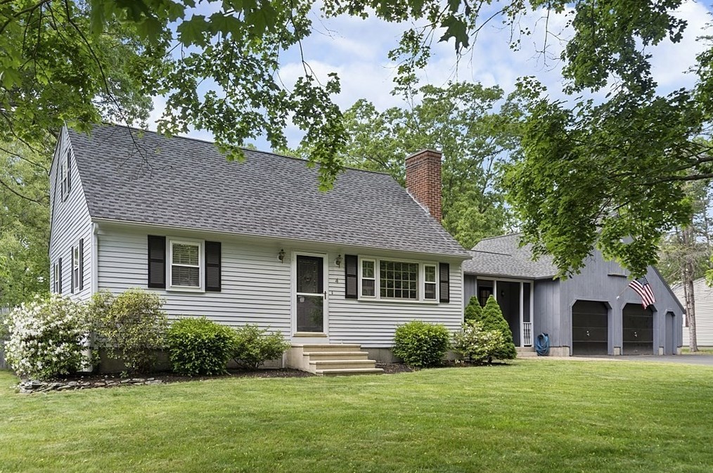 4 Karen Dr, Sterling, MA exterior