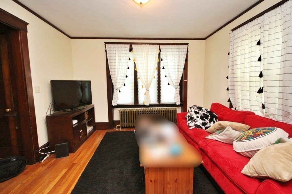 19 Rowe St #1, Newton, MA 02466