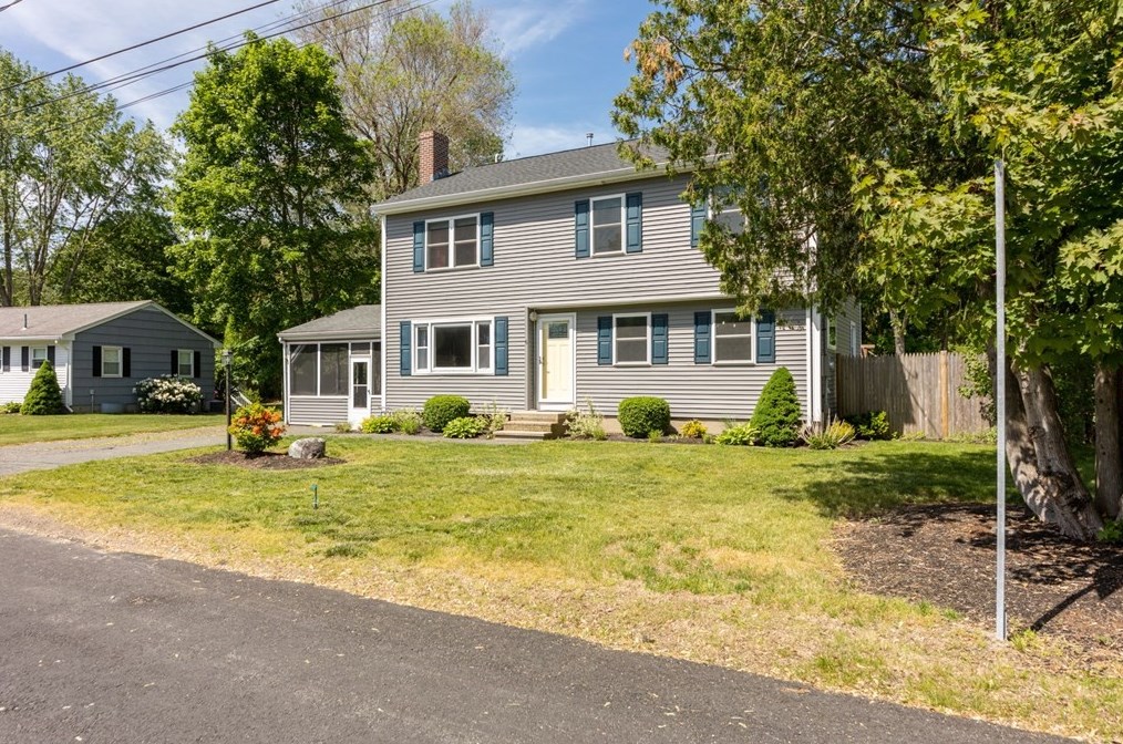 6 Cedarwood Ln, Rowley, MA 01969 exterior