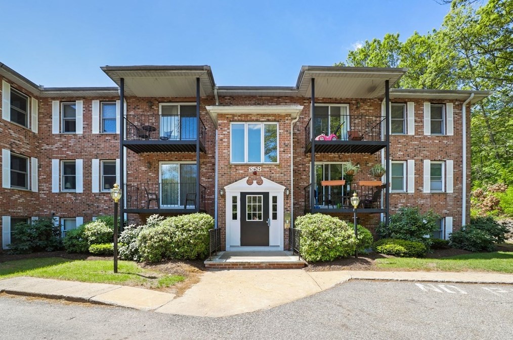 358 Neponset St, Canton, MA 02021 exterior