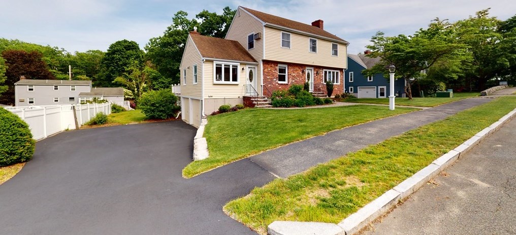 4 Overlook Rd, Stoneham, MA exterior