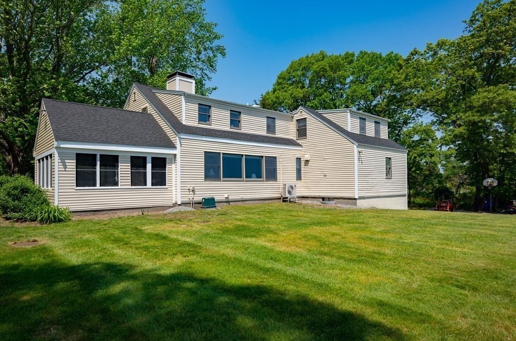 24 Marthas Ln, Scituate, MA 02066 exterior