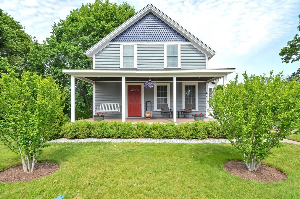 67 Hortonville Rd, Swansea, MA 02777-3622