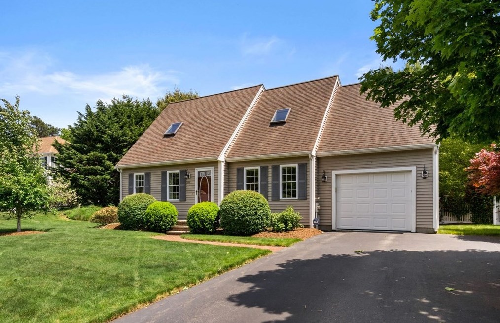 40 High Ridge Dr, Bourne, MA 02532 exterior