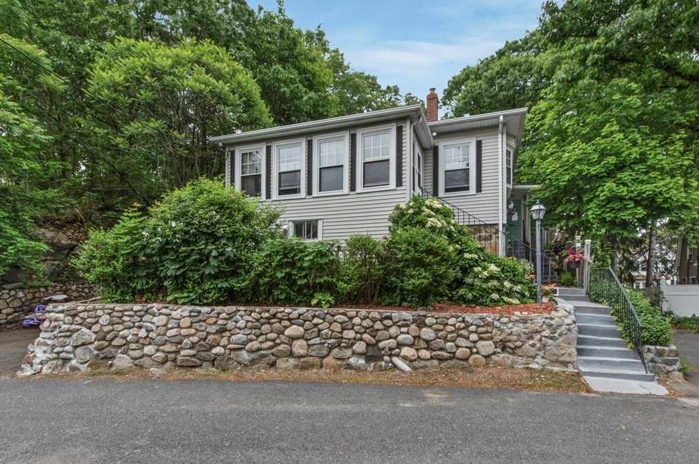 7 Upland Rd, Lynn, MA 01902 exterior