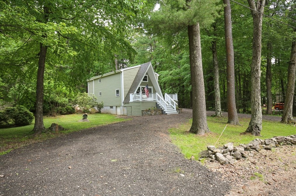 4 Linder Rd, Fiskdale, MA 01521 exterior