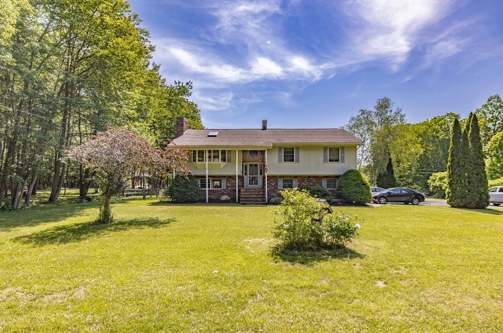 14 Davis Rd, Southwick, MA 01077 exterior