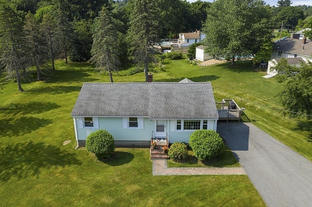 9 Queen St, Chelmsford, MA exterior