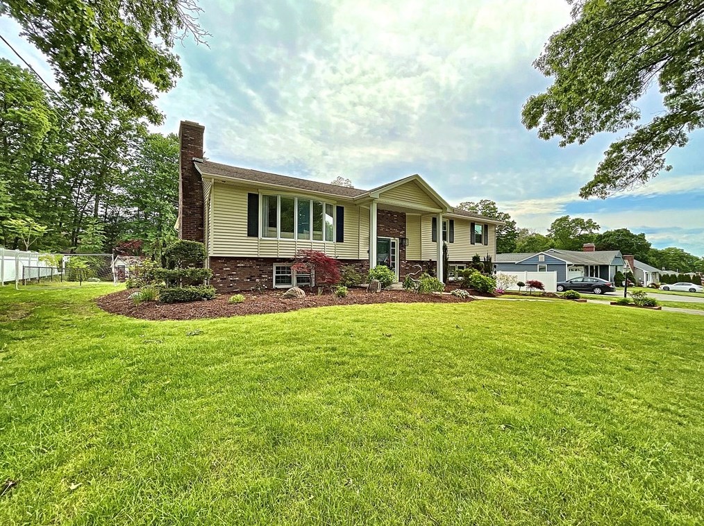 35 Glenn Dr, Wilbraham, MA 01095 exterior