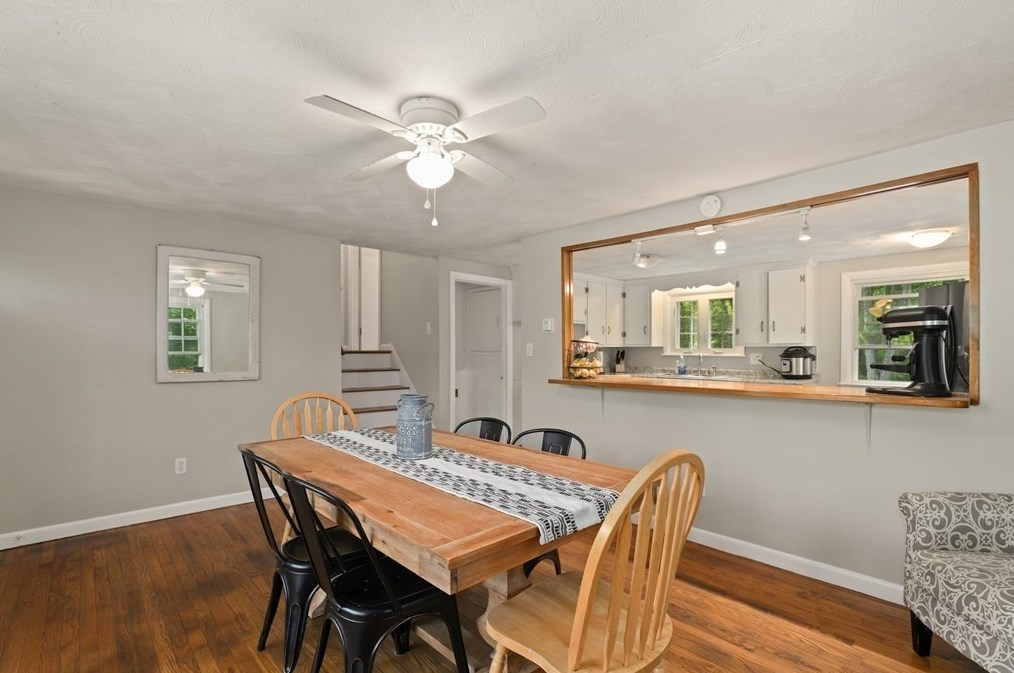 639 Hortonville Rd, Swansea MA  02777-3645 exterior