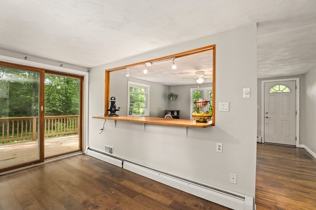 639 Hortonville Rd, Swansea MA  02777-3645 exterior