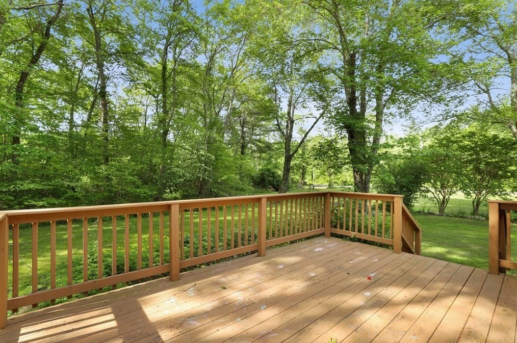 639 Hortonville Rd, Swansea MA  02777-3645 exterior