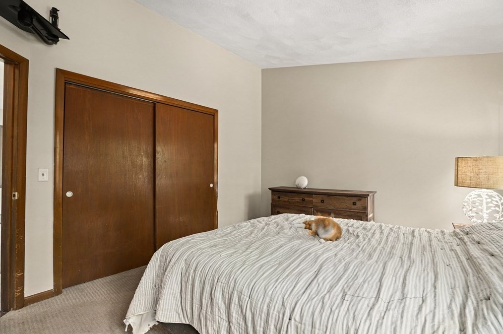 639 Hortonville Rd, Swansea MA  02777-3645 exterior