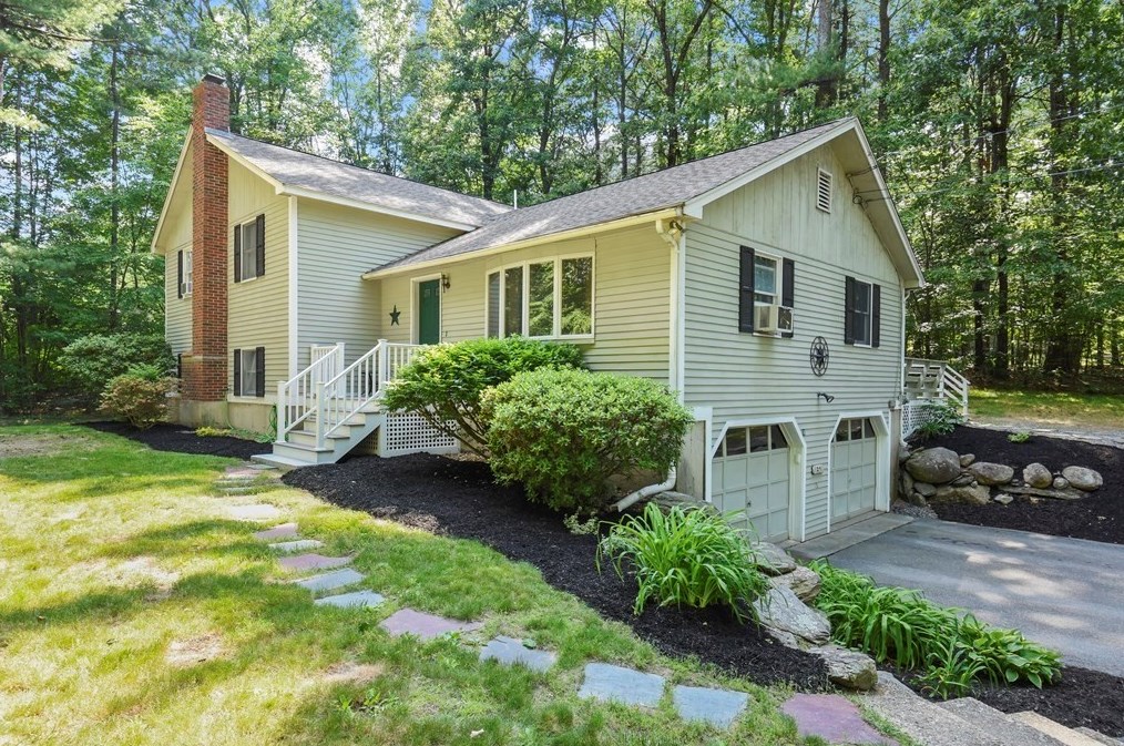 21 Mount Lebanon St, East Pepperell, MA 01463