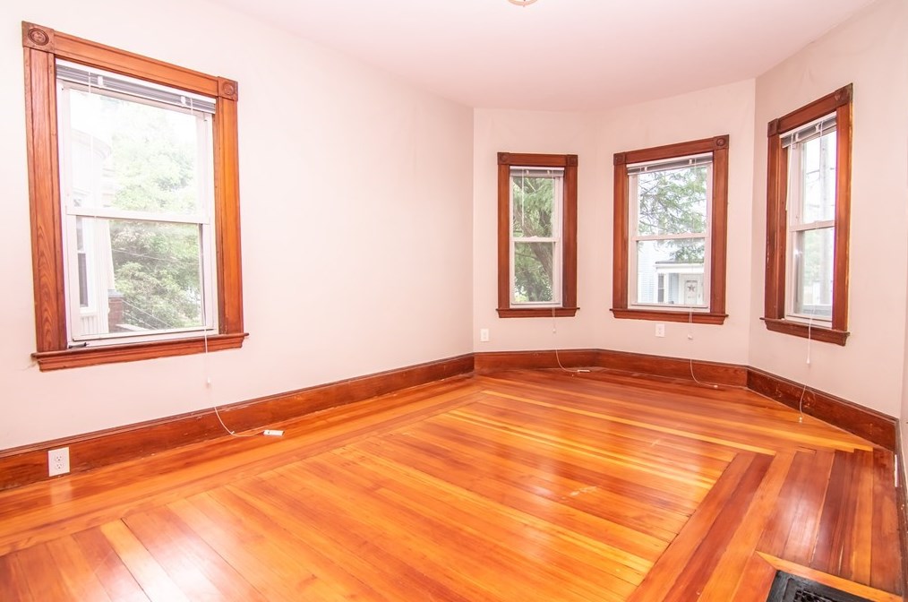 21 Craigie St #1, Somerville, MA 02143