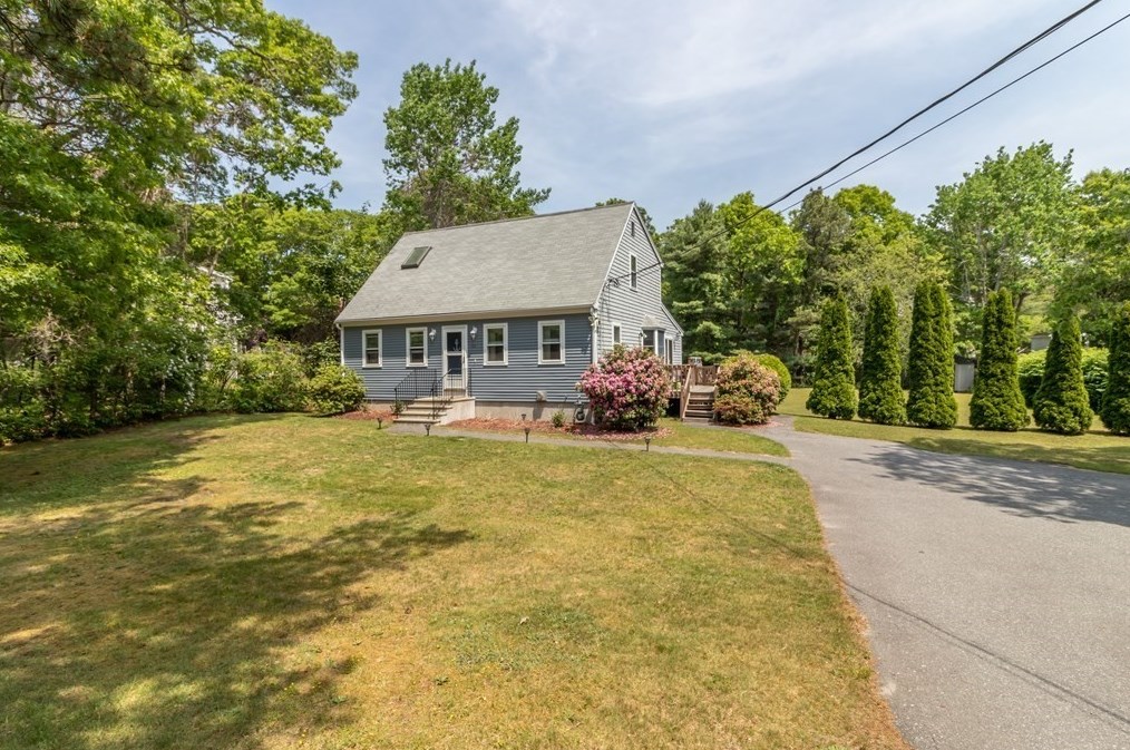 112 Barlows Landing Rd, Bourne, MA 02559 exterior