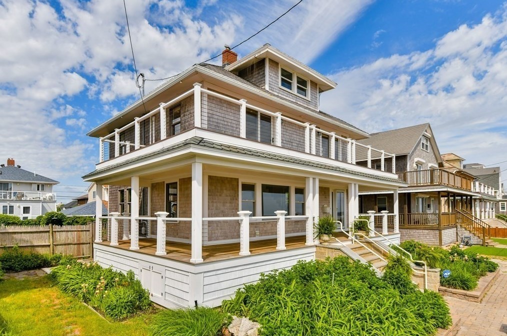 49 Beach Ave, Nantasket Beach, MA 02045